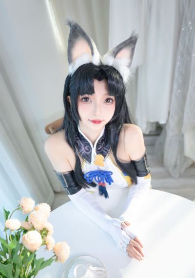 丝袜老师踩我的喷水