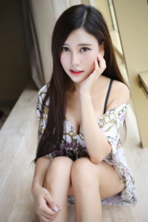 《漂亮的女邻居》在线
