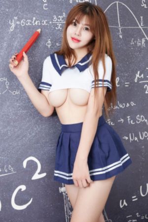 老师把筷子放在我的p眼里